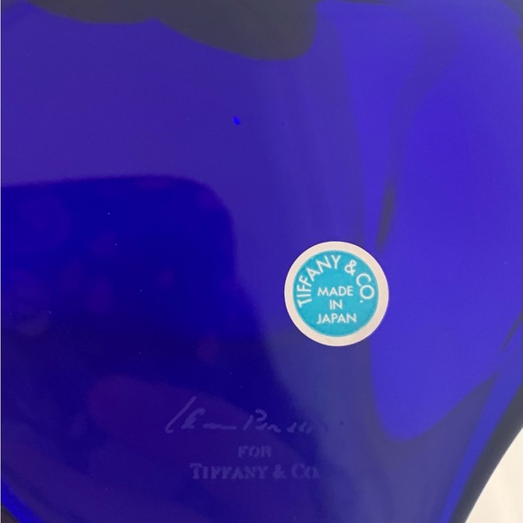 Tiffany’s Elsa Peretti Cobalt Blue Paperweight - Picture 7 of 7